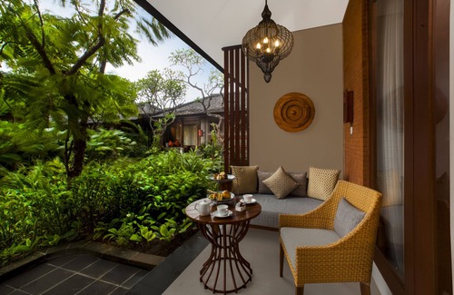 Downtown Kuta Hotel | One Bedroom Suite 2 minutes to Kuta Beach