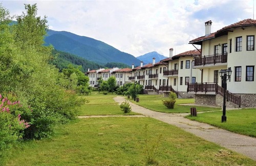 Shiligarnika House | One-bedroom Villa in the Beautiful Pinerose Resort