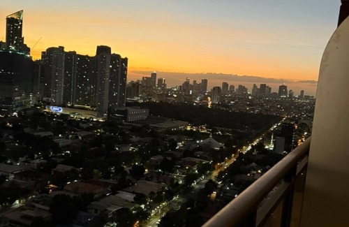 Downtown Apartment | One Bedroom with Balcony City view