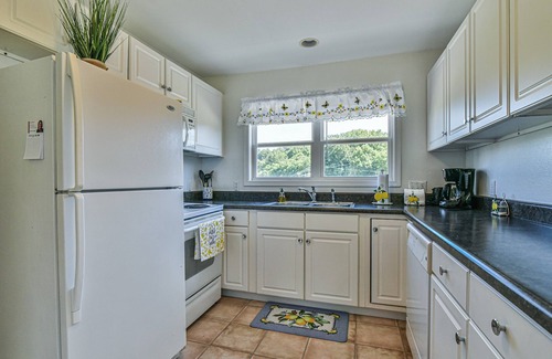 Mars Hill Apartment | One block from Mars Hill University and downtown Mars Hill, NC