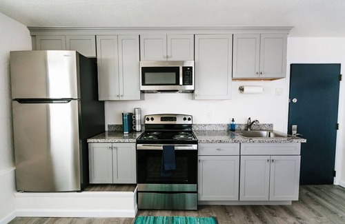 Crescent City Condo | One Block from Ocean CLOSE to everything! Modern and Clean!