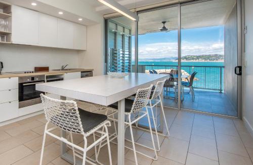 Nelly Bay Apartment | One Bright Point - Stunning Water Views