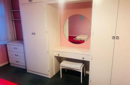 Greenwich House | One double room available