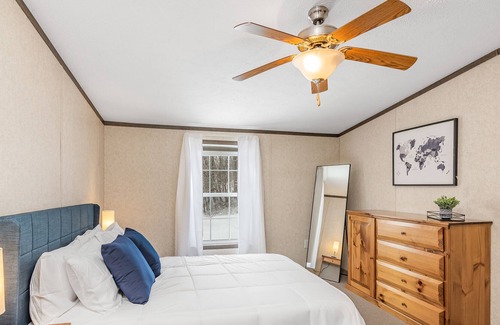 Jeffersonville House | One level- 5 miles to Smuggs- 13 miles to Stowe