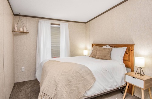 Jeffersonville House | One level- 5 miles to Smuggs- 13 miles to Stowe