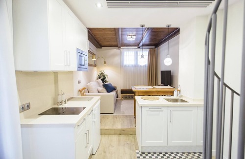San Bartolome Resort | One&Lux Byron Suites