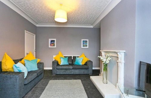 Leeds House | One of a Kind 4 Bed Guest House