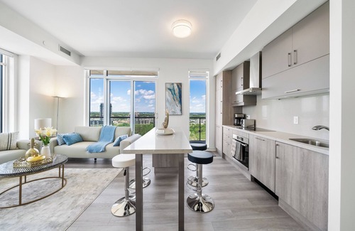 Markham Apartment | One of a Kind Penthouse in Markham