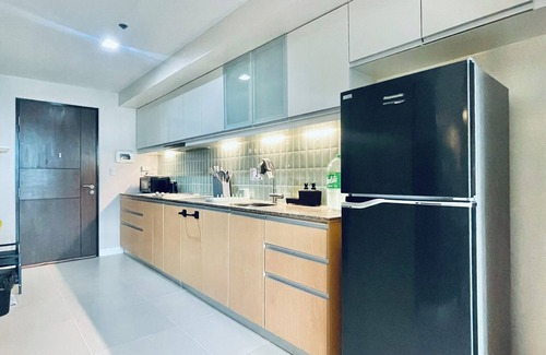 Bonifacio Global City Apartment | One Uptown Residence Near St Lukes