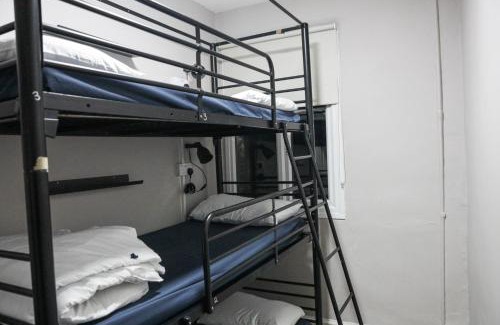 Kennington Hostel | Onefam Waterloo 18-36 years old