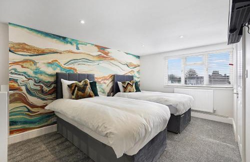 Dartford House | OnSiteStays - Stylish 5 bedroom house with 3 bathrooms