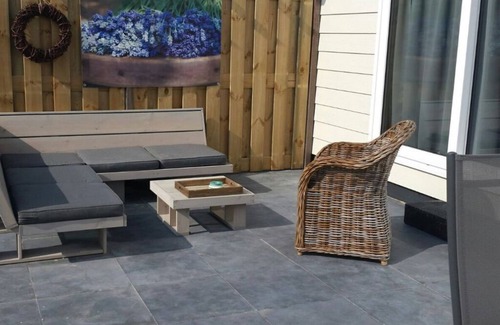 Serooskerke Ski Chalet | Oostveen Comfortable holiday residence