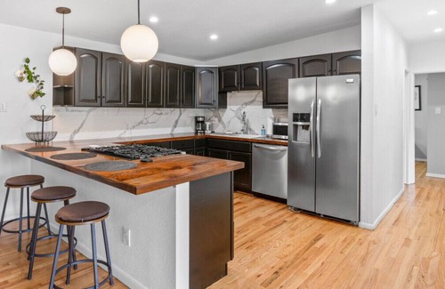 Alta Vista Area House | Open Concept 3 BR/2BA Arvada Mid-century Home