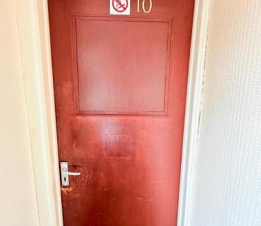 Beeston House | Opposite Hylands Hotel single rooms