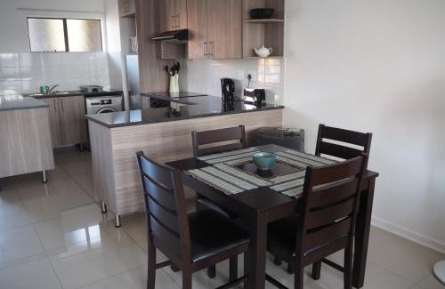 Ekurhuleni Apartment | OR Tambo Self Catering Apartments, The Willows