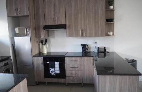 Ekurhuleni Apartment | OR Tambo Self Catering Apartments, The Willows