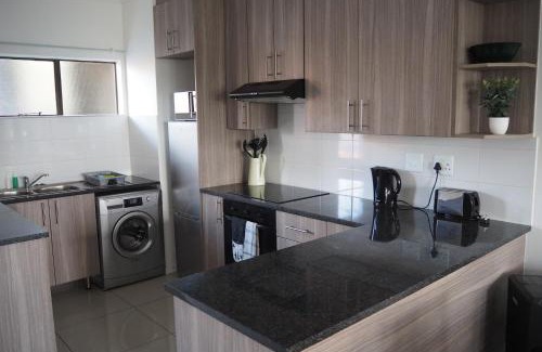 Ekurhuleni Apartment | OR Tambo Self Catering Apartments, The Willows