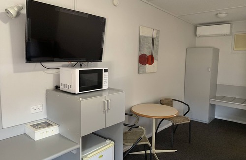 Gilgandra Hotel | Orana Windmill Motel