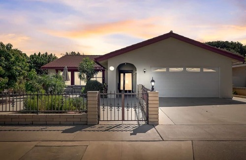 Fountain Valley House | Orange County Charming Home