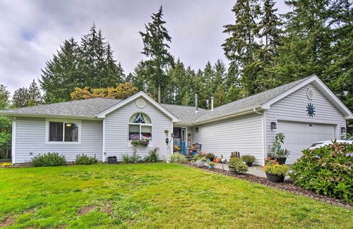 East Port Orchard House | 'Orchard Oasis' Retreat w/ Game Room!