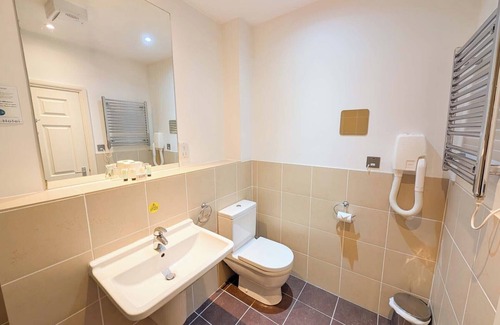 Saint Asaph Hotel | Oriel Hotel