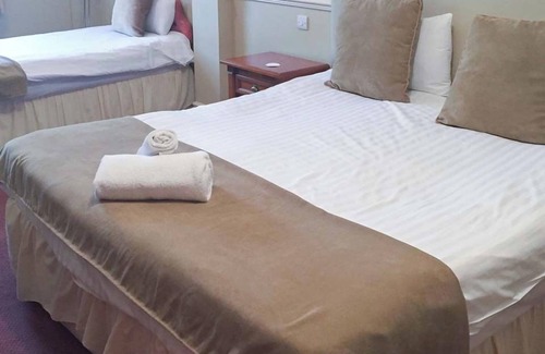 Saint Asaph Hotel | Oriel Hotel