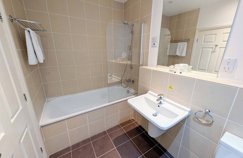 Saint Asaph Hotel | Oriel Hotel