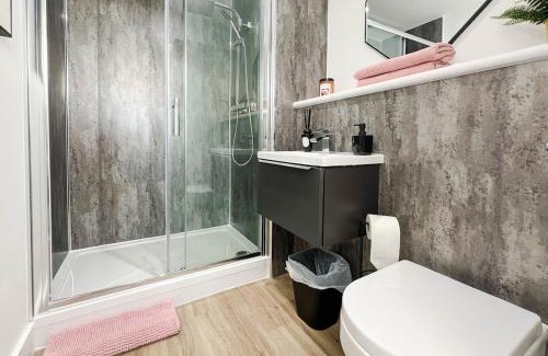 Vauxhall Apartment | Oriel Suite - Central - Contractors - 6 Beds