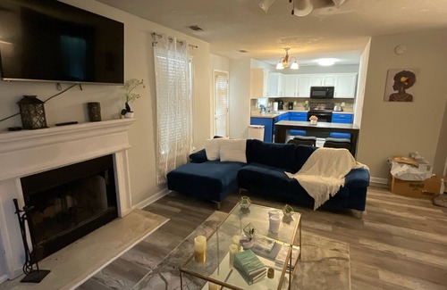 Cliftondale House | Original BeeNomadic ATL, Comfy Home Minutes From Airport & Downtown