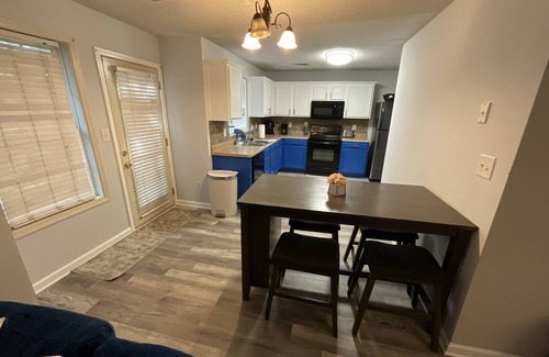 Cliftondale House | Original BeeNomadic ATL, Comfy Home Minutes From Airport & Downtown
