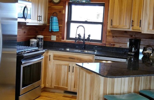 Compton Cabin | Original log cabin with modern comfort