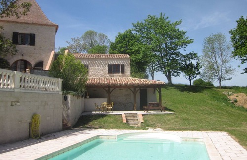 Belveze Villa | Originally built in medieval times the villa offers beautiful Quercy views