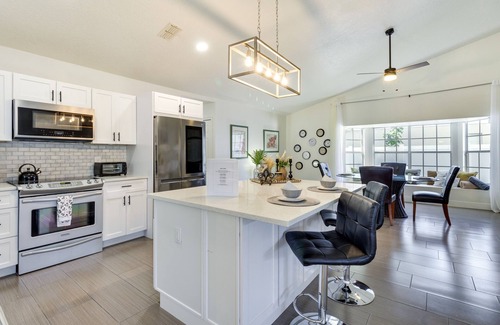 Sunridge Woods House | Orlando Area Home w/Lanai: 10 Mi to Disney!