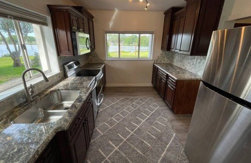 Northwest Orlando House | Orlando Lakefront clubhouse
