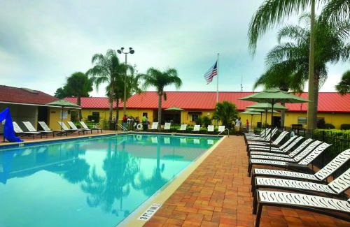 Four Corners Resort | Orlando RV Resort