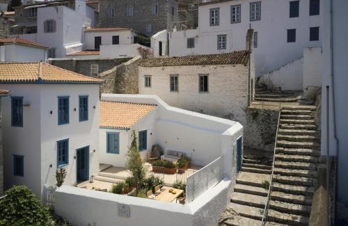 idhra Apartment | Orloff Legacy Suites Hydra