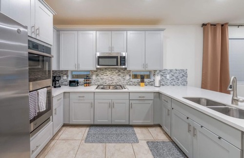 Casas Adobes House | Oro Valley/Fenced/Garage/2 BR 2BA/Office