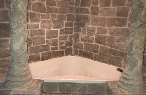 Osage Beach Hotel | Osage Village Inn