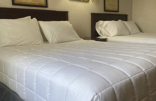 Osage Beach Hotel | Osage Village Inn