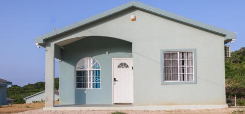 Discovery Bay House | Osmax Oasis One Bedroom with Kitchen and living room