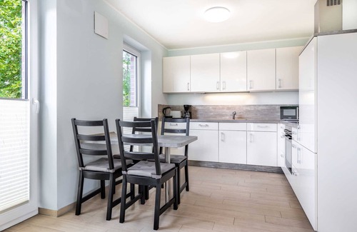 Wichmannsdorf Apartment | Ostsee Landhaus am Schlosspark OFC 13 - Baltic Sea country house with terrace, garden and