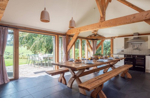 Newton Ferrers Cottage | Otter's Cottage - a cottage that sleeps 10 guests in 5 bedrooms