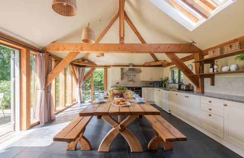 Newton Ferrers Cottage | Otter's Cottage - a cottage that sleeps 10 guests in 5 bedrooms