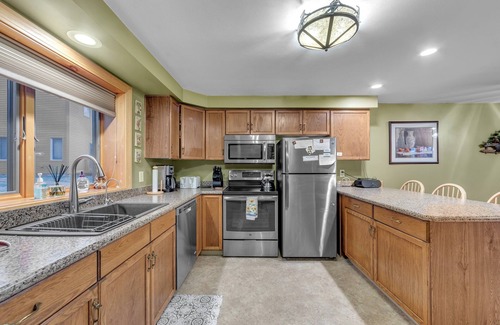 North Creek House | Otter Slide 78i - A Cozy Mountain Retreat 2 Bedroom Townhouse