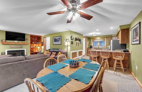 North Creek House | Otter Slide 78i - A Cozy Mountain Retreat 2 Bedroom Townhouse