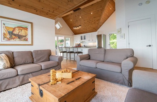 Port Carling Cottage | OUNO Island on the prestigious Lake Rosseau