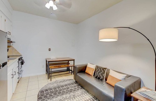 Downtown Charleston Apartment | Our condominium is located in the heart of the medical district