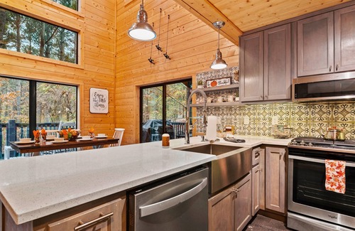 Broken Bow Cabin | Outdoor Playset | Game Room | Fire Pit | Hot Tub