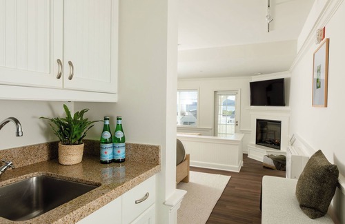 Eastsound Hotel | Outlook Inn