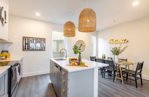 Five Points House | Outrider | Modern Music City Penthouse Sleeps 22